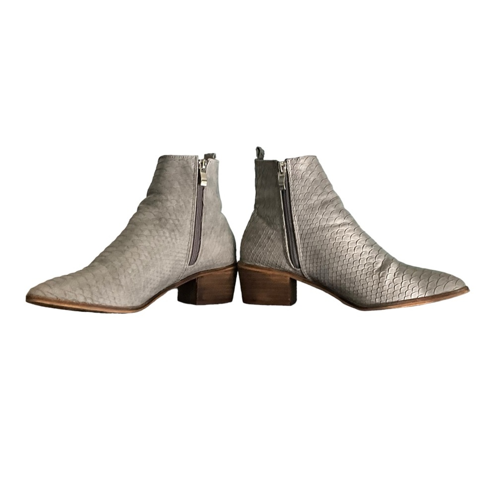 LAST CHANCE Catherine Malandrino Vegan Leather Snakeskin Double Zip Bootie - Picture 3 of 13